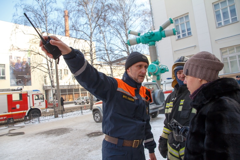 Порядка мчс. Охрана общественного порядка МЧС. Охрана порядка в зоне ЧС. Охрана общественного порядка в ЧС. Комендантская служба и охрана общественного порядка..