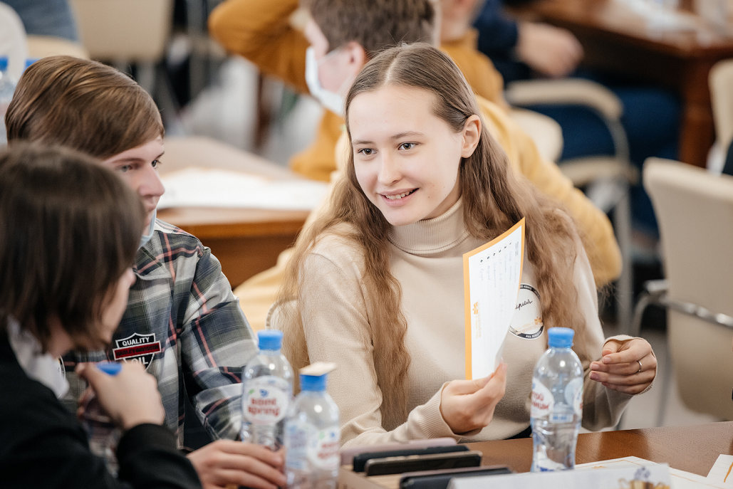 Получение участие. Квиз ТПУ. Ляпина Елена Томск ТПУ. Школьники команда пепсикольные. Студент получил пять.